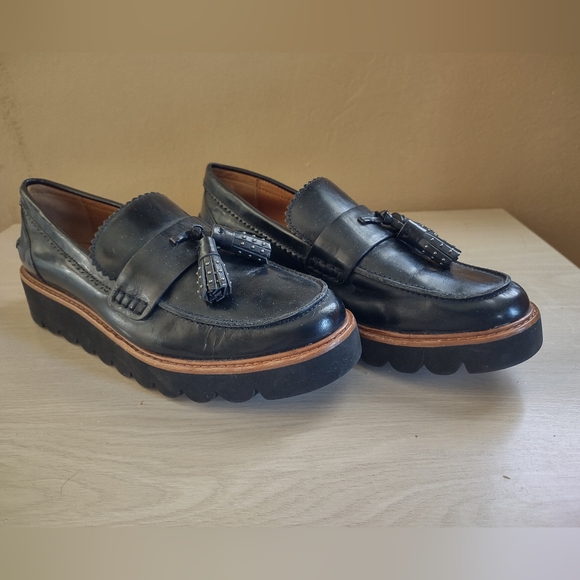 - Coach loafers 7.5 - Picture 2 of 7